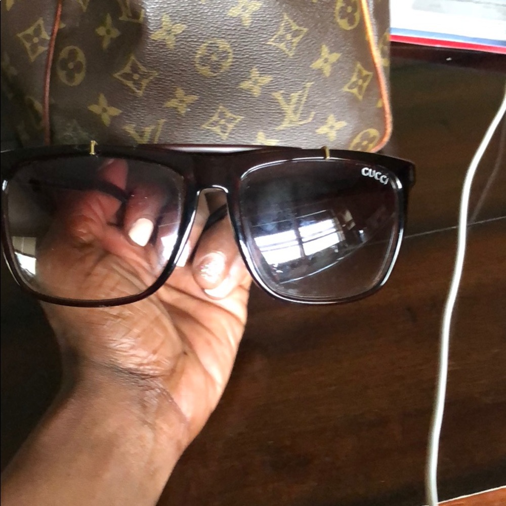 😎😎GUCCI😎😎 - Picture 3 of 5